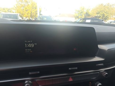 Certified 2025 Kia Telluride S image 16