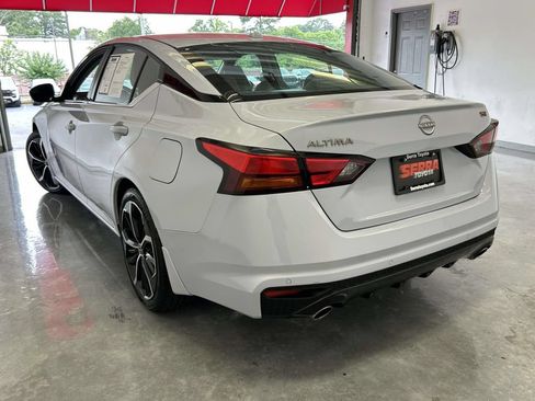 Used 2025 Nissan Altima 2.5 SR w/ SR Premium Package FWD image 5