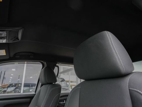 Used 2019 Nissan Titan SV w/ SV Convenience Package AWD/4WD image 22