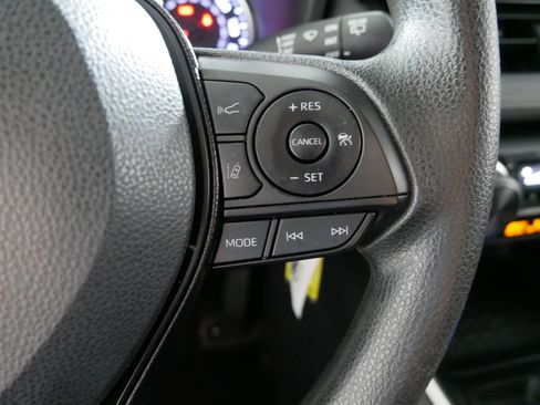 Used 2019 Toyota RAV4 LE w/ All Weather Liner Package AWD/4WD image 28