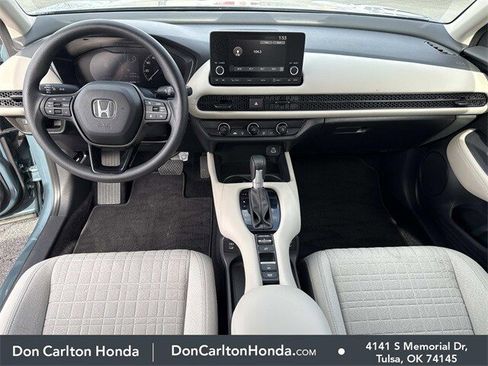 Used 2025 Honda HR-V LX image 17