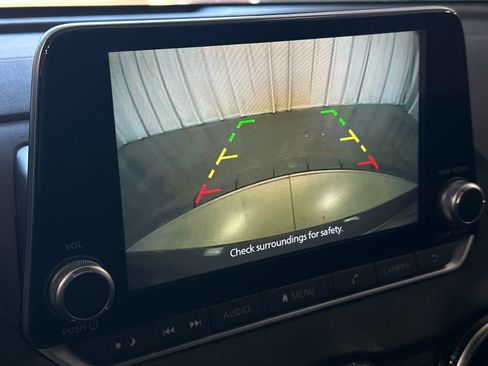 Used 2022 Nissan Sentra SV FWD image 19