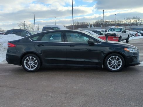 Used 2020 Ford Fusion SE image 9