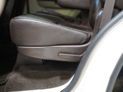 Used 2013 Cadillac Escalade Platinum AWD/4WD image 20