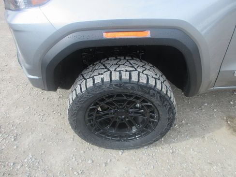 New 2026 GMC Canyon Elevation w/ Convenience Package image 12