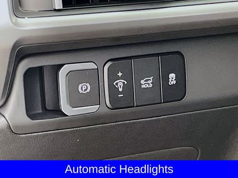 Used 2025 Hyundai Santa Fe SE image 12