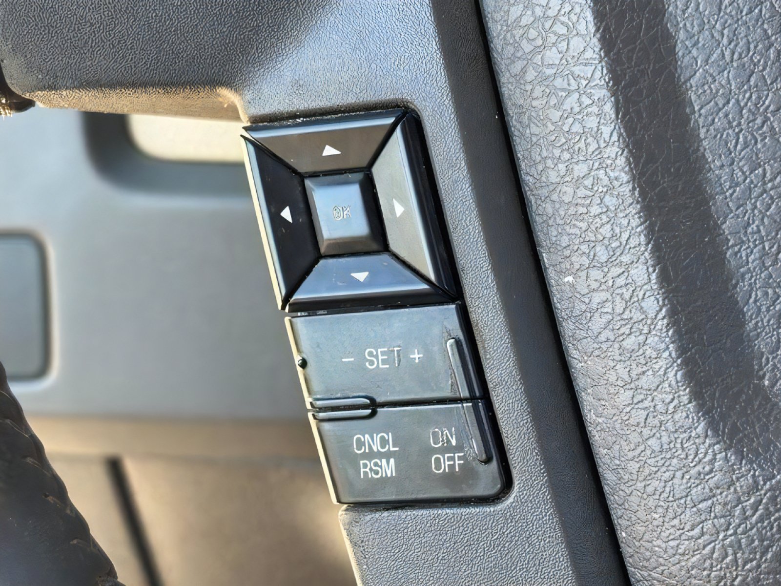 Used 2014 Ford F150 XLT w/ Equipment Group 302A Luxury AWD/4WD image 20