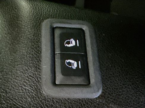 Used 2024 Jeep Wagoneer Series III AWD/4WD image 47