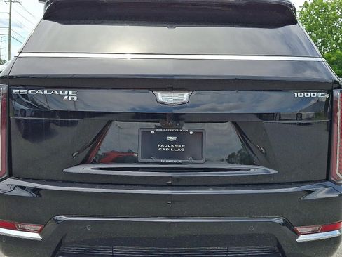 New 2025 Cadillac Escalade IQ Luxury 2 AWD/4WD image 13