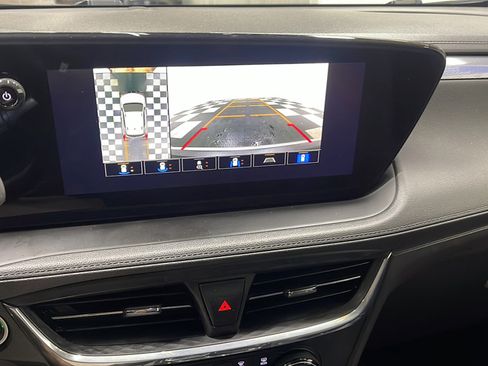 Used 2024 Buick Encore GX Preferred w/ Advanced Technology Package FWD image 9