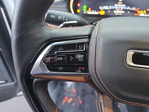 Certified 2022 Jeep Grand Cherokee Summit w/ Adv Protech Group IV image 17