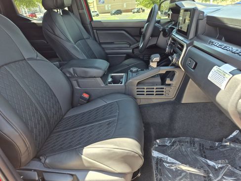 Certified 2025 Toyota Tacoma SR5 AWD/4WD image 23