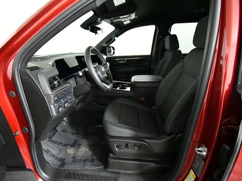 Used 2025 Chevrolet Suburban LS w/ Max Trailering Package AWD/4WD image 5