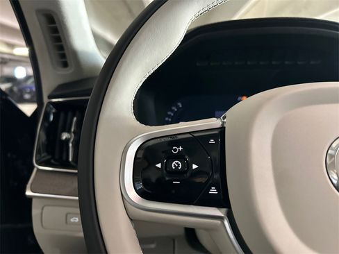 New 2026 Volvo XC90 B6 Ultra w/ Lounge Package image 13