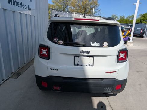Used 2016 Jeep Renegade Trailhawk w/ Premium Trailhawk Package AWD/4WD image 15