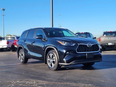 Used 2024 Toyota Highlander XLE