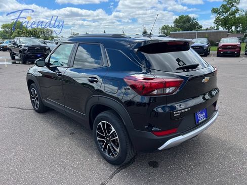 Certified 2025 Chevrolet TrailBlazer LT w/ Driver Confidence Package AWD/4WD image 3