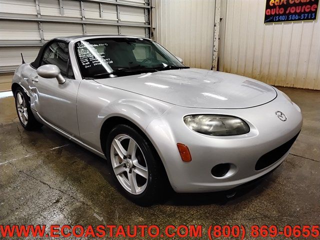 Used 2006 MAZDA MX-5 Miata RWD image 4