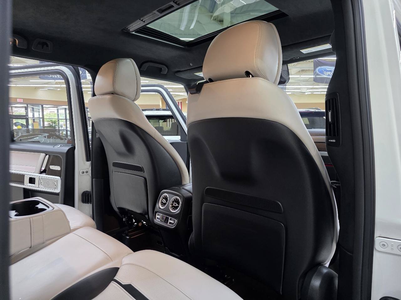 Used 2021 Mercedes-Benz G 63 AMG 4MATIC w/ G Manufaktur Interior Package image 23
