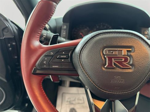 Used 2024 Nissan GT-R Premium w/ Premium Interior Package image 21