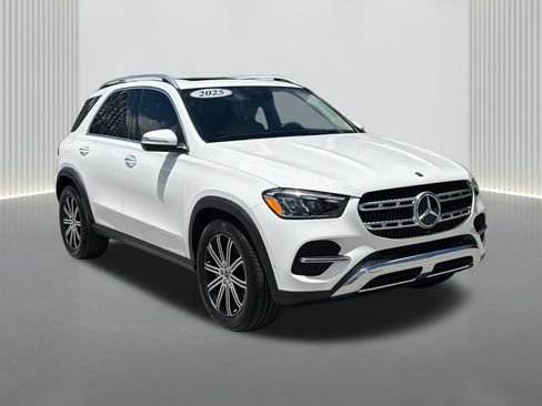 Used 2025 Mercedes-Benz GLE 450e 4MATIC image 7