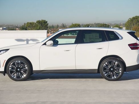 Used 2026 BMW X3 xDrive30i w/ Premium Package AWD/4WD image 4