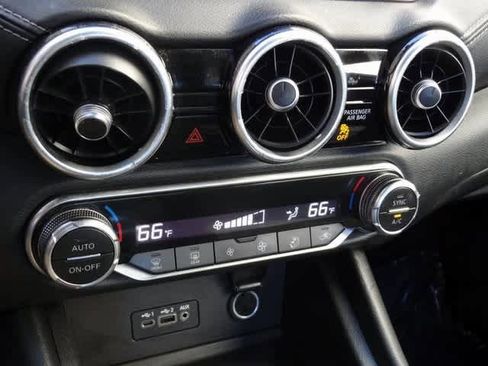 Used 2021 Nissan Sentra SV image 24