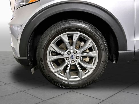 Used 2020 Ford Explorer XLT w/ Equipment Group 202A RWD image 10