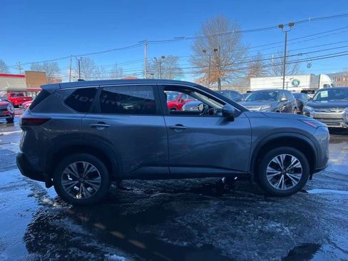 Used 2023 Nissan Rogue SV image 8