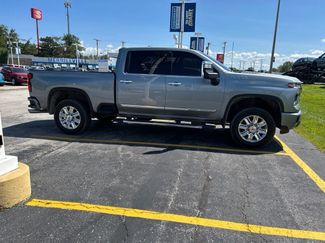 Used 2024 Chevrolet Silverado 2500 High Country w/ High Country Premium Package AWD/4WD video 1