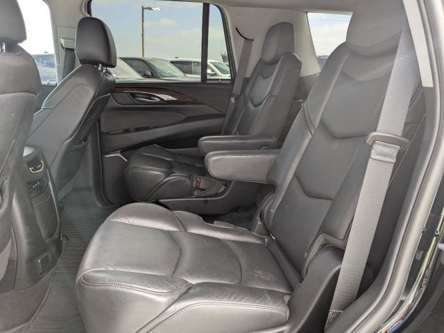 Used 2018 Cadillac Escalade Premium Luxury AWD/4WD image 16
