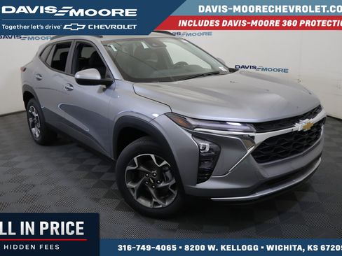 New 2026 Chevrolet Trax LT w/ Driver Confidence Package FWD image 1