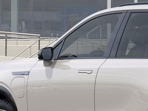 New 2027 Cadillac Vistiq Premium Luxury w/ LPO, Floor Liner Package AWD/4WD image 12