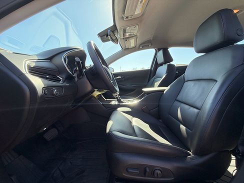 Used 2025 Chevrolet Malibu LT FWD image 11