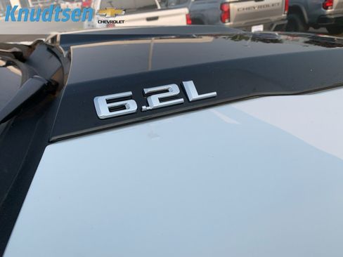 Used 2025 Chevrolet Silverado 1500 ZR2 w/ Technology Package AWD/4WD image 10