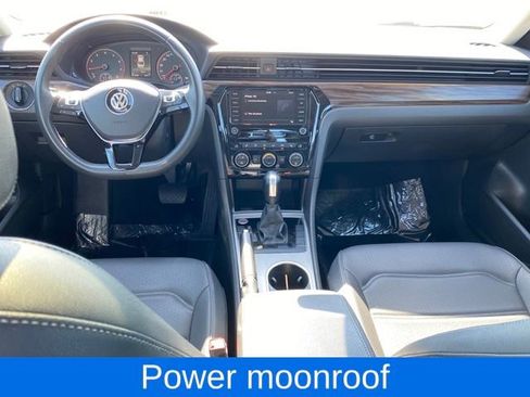Used 2022 Volkswagen Passat 2.0T image 5