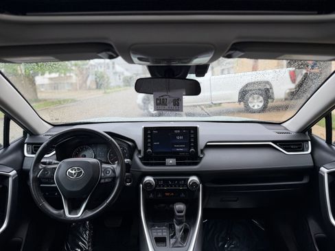 Used 2019 Toyota RAV4 XLE w/ Convenience Package AWD/4WD image 32