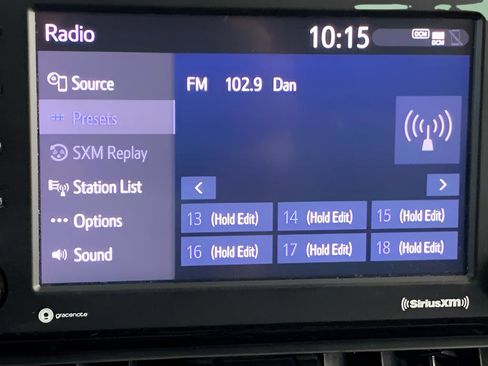 Used 2022 Toyota RAV4 XLE image 26