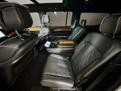 Used 2023 Jeep Grand Wagoneer Series III image 26