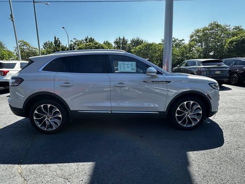 Certified 2023 Lincoln Nautilus Reserve w/ Cargo Utility Package AWD/4WD image 4