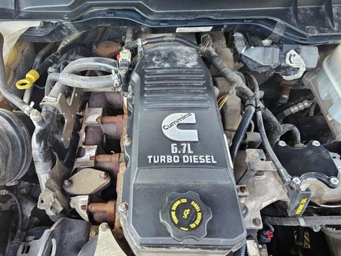Used 2015 RAM 2500 Limited AWD/4WD image 31