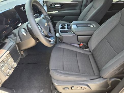 New 2026 Chevrolet Suburban LS RWD image 9