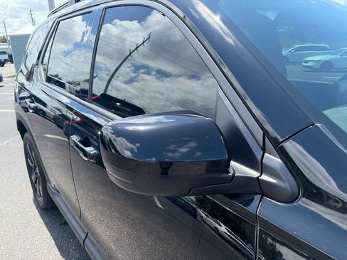 Used 2025 Honda Pilot Black Edition image 14