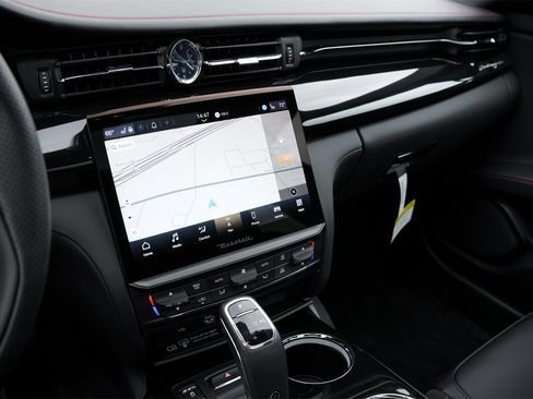 Certified 2024 Maserati Quattroporte Modena Ultima Q4 image 16