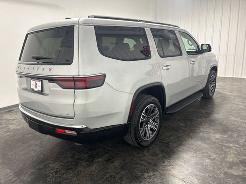 Used 2024 Jeep Wagoneer Series II w/ Flexible Seating Group AWD/4WD image 4