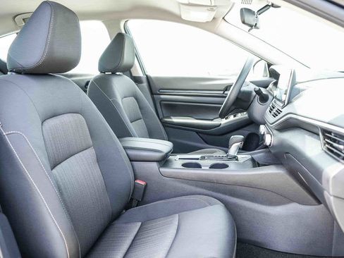 Used 2025 Nissan Altima 2.5 S FWD image 16