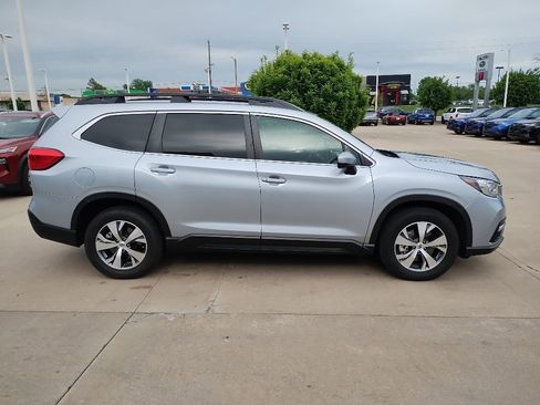 Certified 2022 Subaru Ascent Premium w/ Convenience Package AWD/4WD image 6