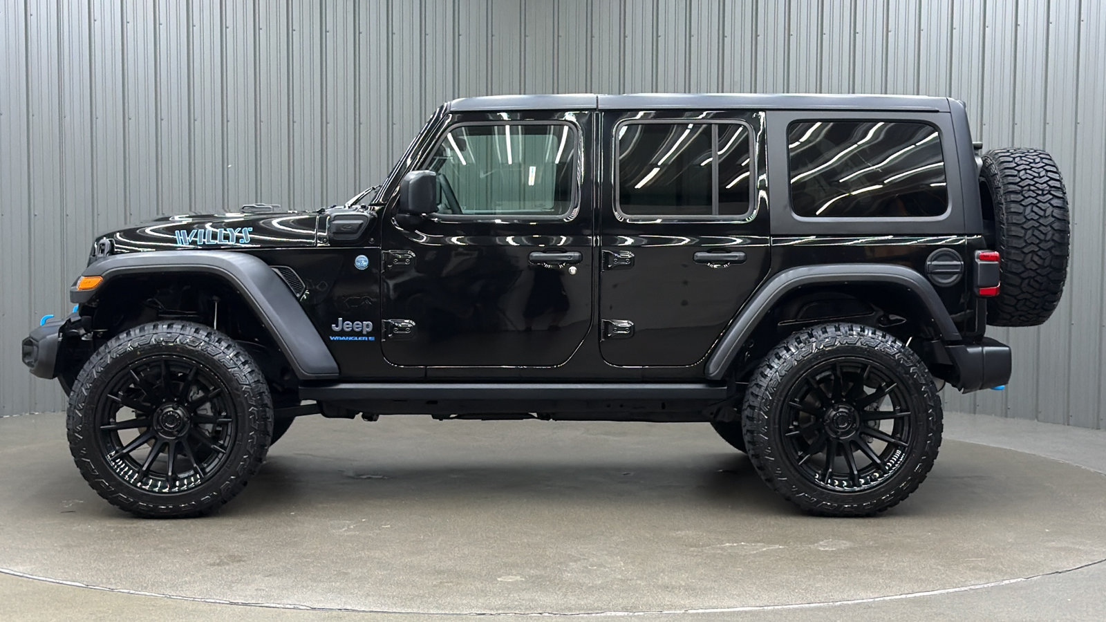 Used 2024 Jeep Wrangler Unlimited AWD/4WD image 2