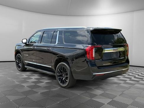 Used 2023 GMC Yukon XL SLT AWD/4WD image 3