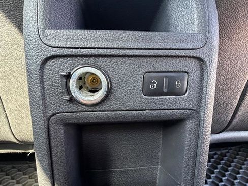 Used 2014 Volkswagen Jetta GLI image 17